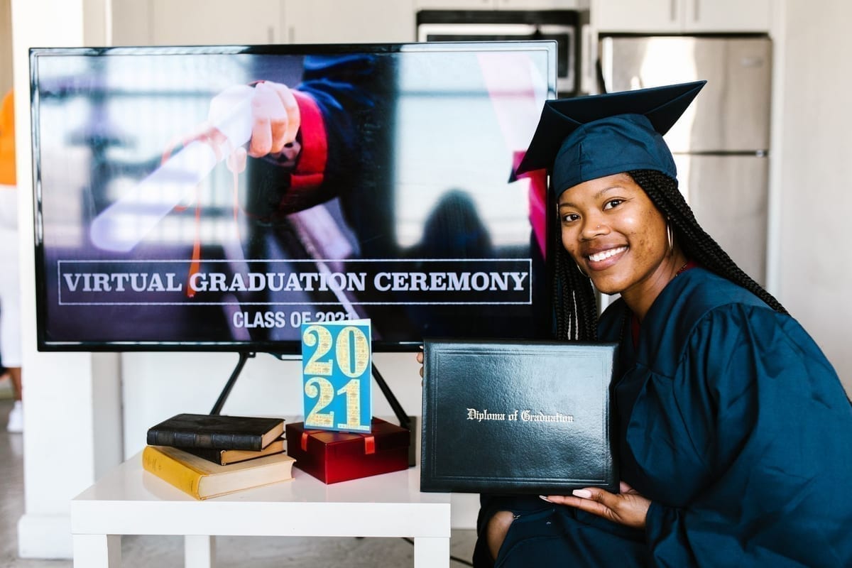 Incredible Virtual Graduation Ideas To Try hero banner