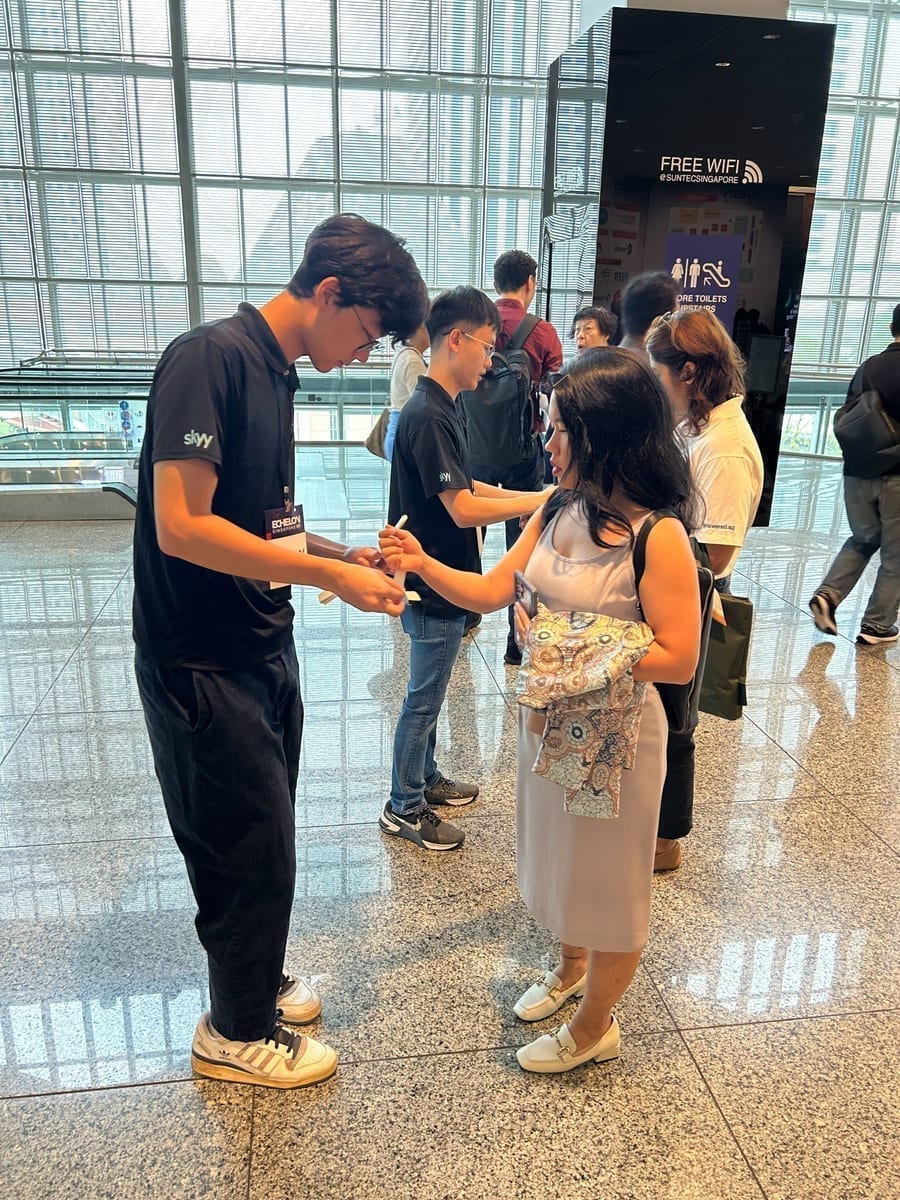 Attendees networking at Echelon